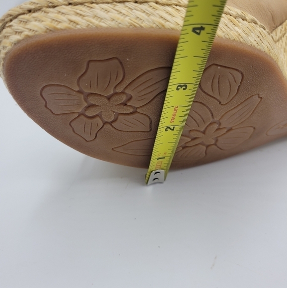 BOC flower design size 11 leather upper cream color - Picture 8 of 13